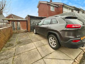 Driveway to the rear- click for photo gallery